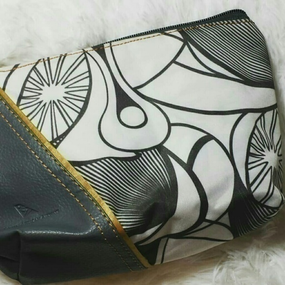 Collectible South African Airways Accessories Bag